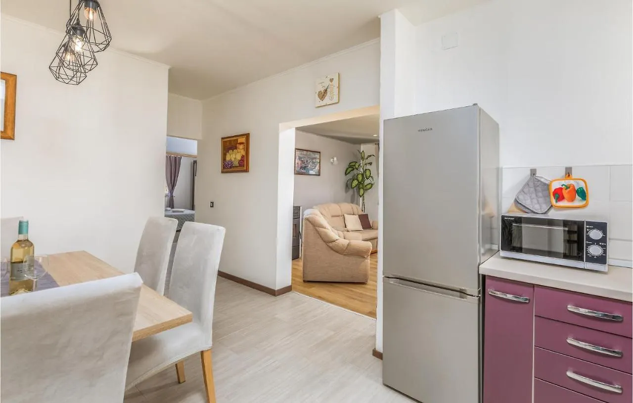 Nice Apartment In Pilkovici With Kitchen Pajkovici