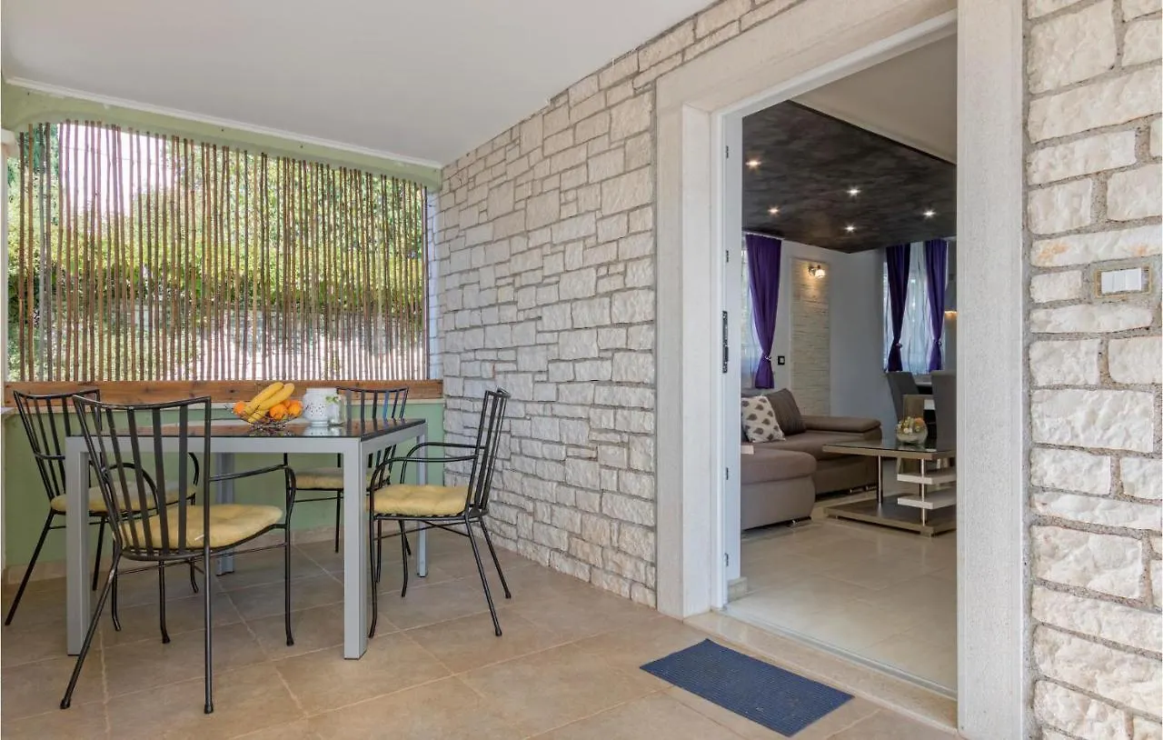 Nice Apartment In Pilkovici With Kitchen Pajkovici