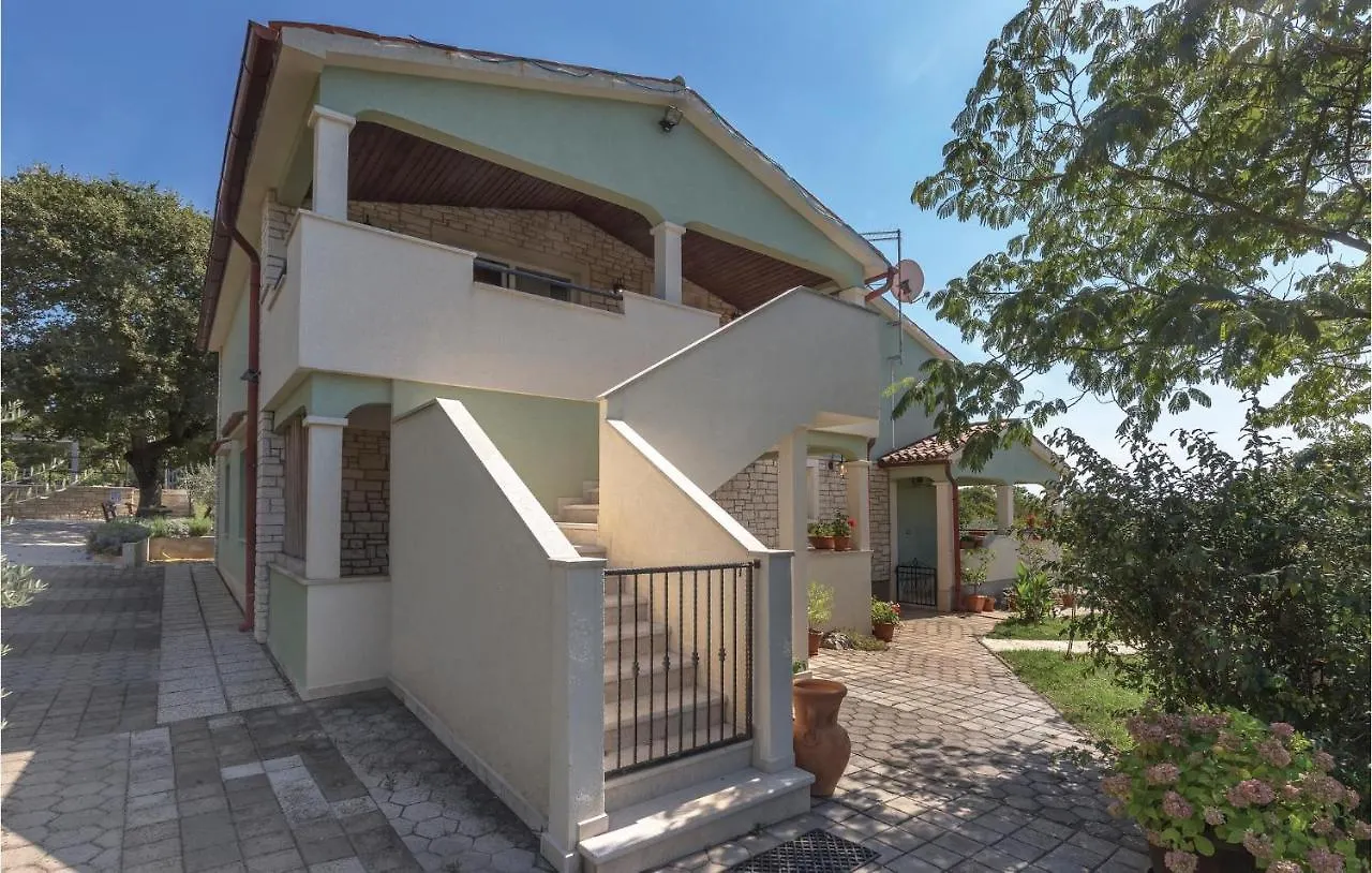 Nice Apartment In Pilkovici With Kitchen Pajkovici