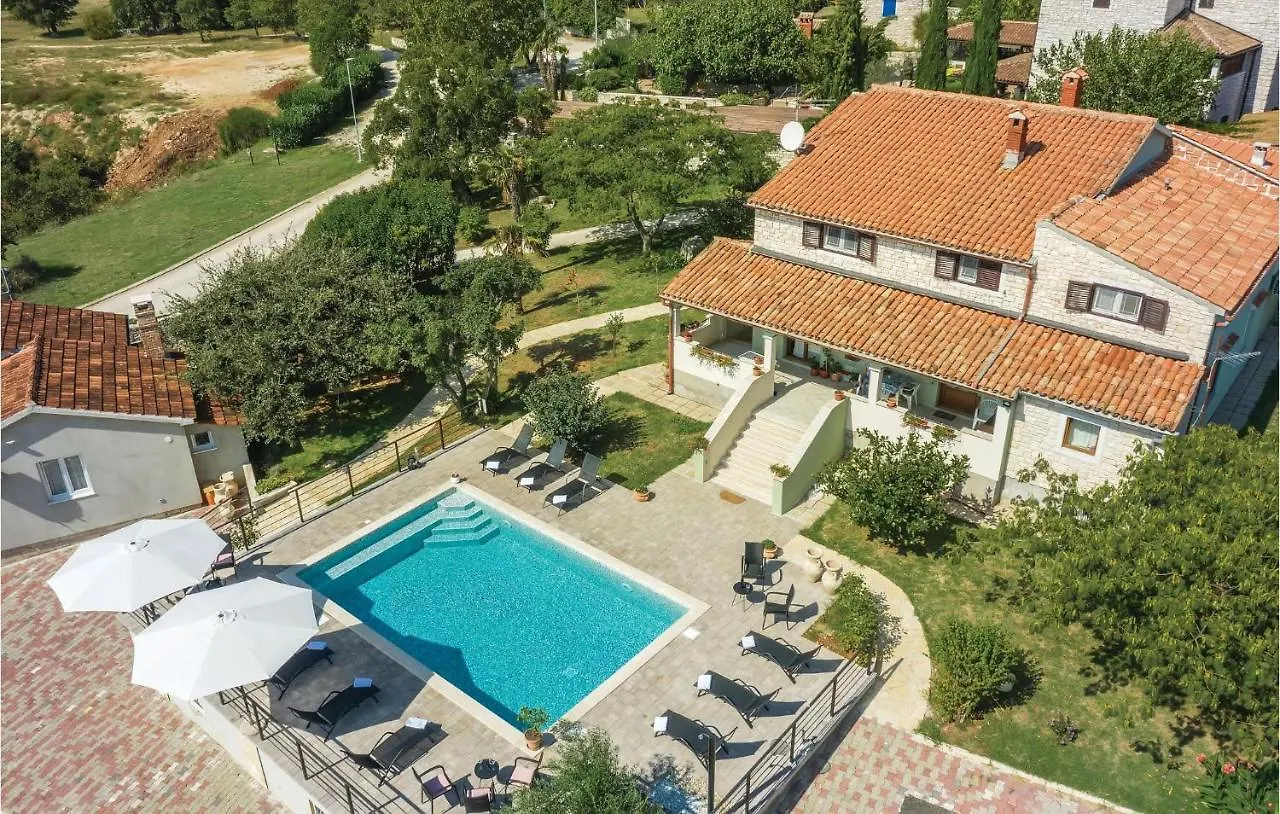 Nice Apartment In Pilkovici With Kitchen Pajkovici