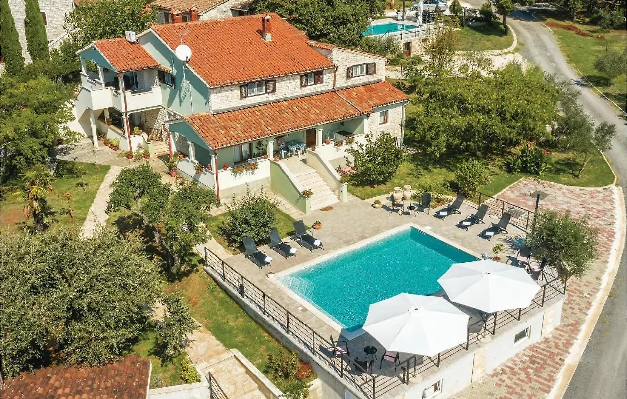 Nice Apartment In Pilkovici With Kitchen Pajkovici